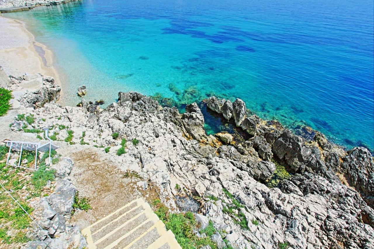 Sea Front Studio Alexandra Ниссаки Экстерьер фото